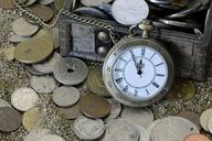 pocket-watch-time-of-sand-time-1637393.jpg