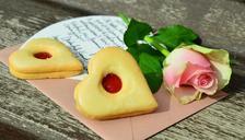 cookies-heart-cookies-pastries-763932.jpg