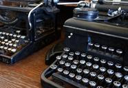 typewriter-antique-typewriters-832833.jpg