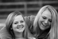 sisters-laughing-love-family-314103.jpg