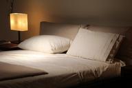 double-bed-read-pillows-sleep-1215004.jpg