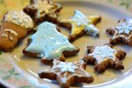 gingerbread-burning-frosting-glace-650136.jpg