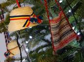 hats-maramures-christmas-ornaments-676913.jpg