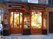 barcelona-modernism-shophouse-958662.jpg