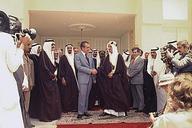 President_Nixon_shaking_hands_with_King_Faisal_of_Saudi_Arabia_following_talks_at_Riasa_Palace_,_07-15-1974.gif