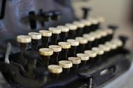 typewriter-write-vintage-retro-old-863635.jpg