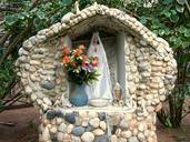 mexico-memorial-vase-madonna-stone-869078.jpg