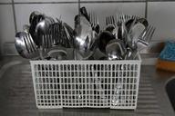 cutlery-basket-cutlery-fork-spoon-381754.jpg