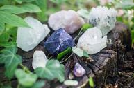 crystals-stones-healing-mystic-1567953.jpg