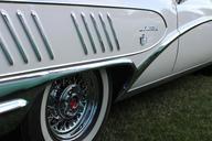 vintage-car-side-tires-grass-866719.jpg