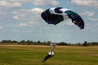 skydiving-sport-extreme-sports-646491.jpg