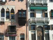 venice-italy-balcony-406610.jpg