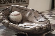 baseball-ball-glove-582887.jpg