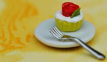 cupcake-cake-plate-fork-miniature-1388978.jpg