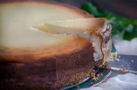 cheesecake-table-dessert-cream-1578691.jpg