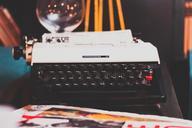 typewriter-typing-retro-vintage-1031317.jpg