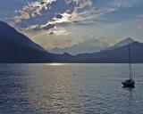 lake-como-calm-mountains-clouds-964850.jpg