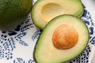 avocado-macro-split-cut-green-713094.jpg