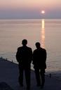 men-silhouettes-sunset-leaders-695369.jpg