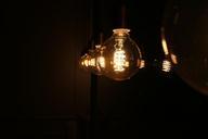 light-bulb-night-time-night-view-633711.jpg