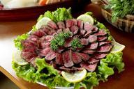 cuisine-beef-seared-roast-beef-831583.jpg