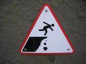 cliff-sign-danger-slip-475661.jpg