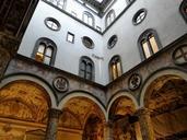 courtyard-florence-italy-tuscany-517074.jpg