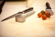 knife-cherry-tomatoes-cook-515383.jpg