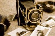 old-camera-photography-photographer-83749.jpg