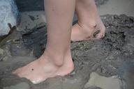 feet-mud-barefoot-close-770121.jpg