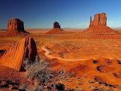 Monument valley towers.jpg