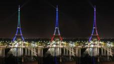 eiffel-tower-paris-architecture-569294.jpg