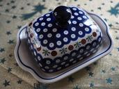 box-butter-dish-porcelain-cover-919862.jpg