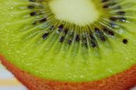 kiwi-healthy-fruit-green-delicious-1294738.jpg