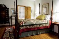 bedroom-quilt-bed-four-poster-558987.jpg