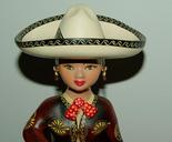 mexico-sombrero-hat-woman-582372.jpg