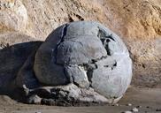 Moeraki_boulder..jpg