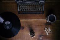 typewriter-record-table-setting-1148939.jpg