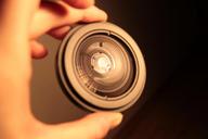 lens-reflection-hand-macro-detail-716575.jpg