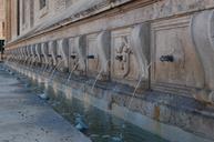 fountain-assisi-holiday-632875.jpg