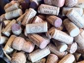 wine-corks-deco-cork-894330.jpg