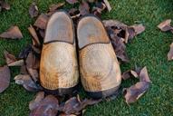 clogs-wood-carving-peasant-brittany-588365.jpg