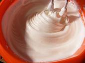 cream-egg-electric-foam-meringues-88219.jpg