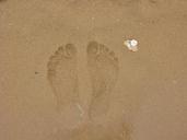 footprints-sha-beach-466911.jpg