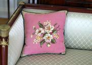 pillow-challenged-flowers-1527812.jpg