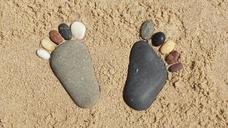 rock-feet-sand-650067.jpg