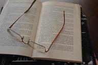 reading-glasses-books-leisure-1641886.jpg