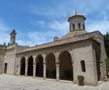 alcazar-courtyard-moorish-archway-1507817.jpg