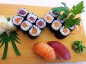 sushi-fish-asia-99844.jpg