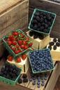 berries-strawberries-blackberries-520756.jpg